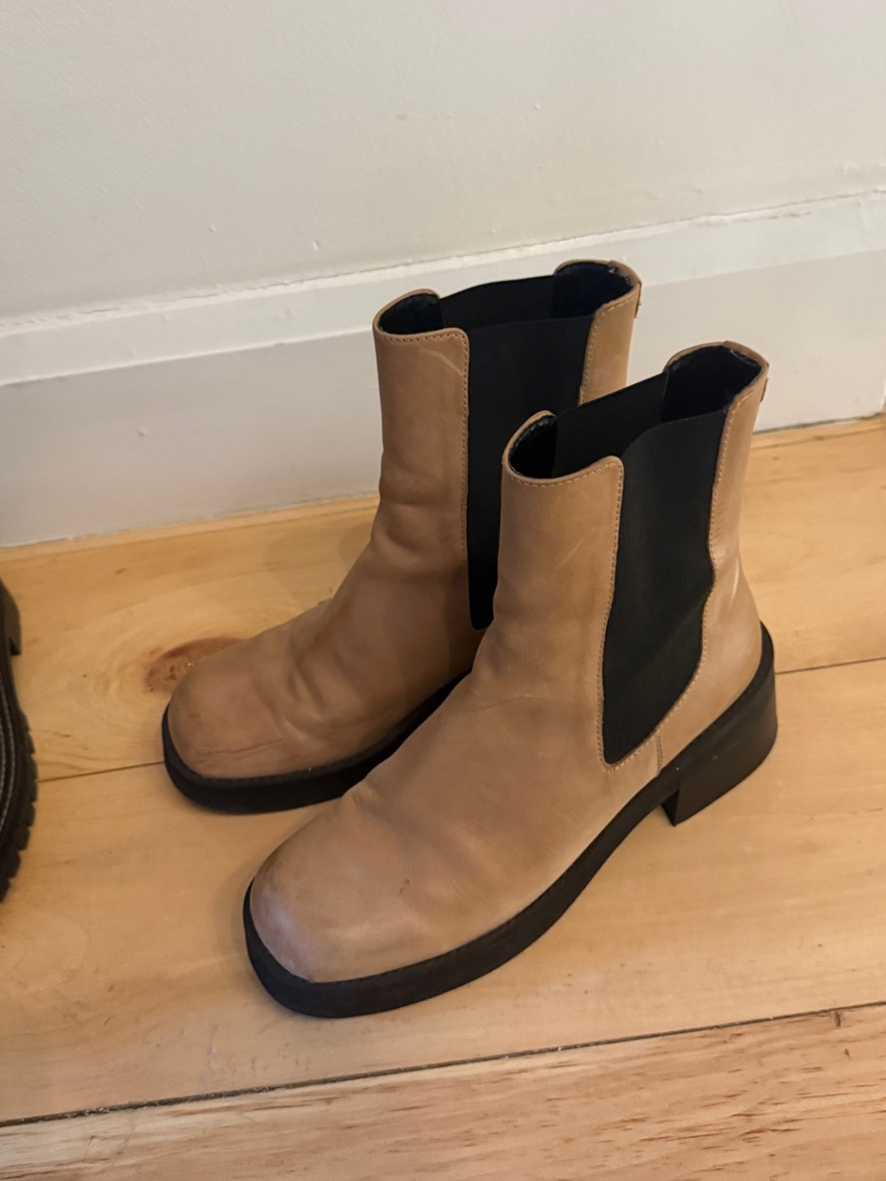 Miista Chelsea Boots in Tan with block heel